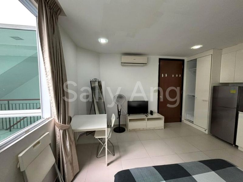 Room (Landed) for Rent in  Kensington Square - Image 6